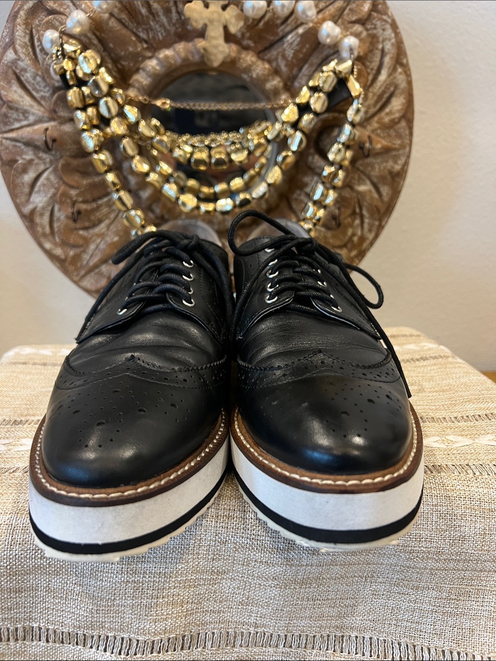Shelly’s London Emma Black Leather Brogues.Size 9